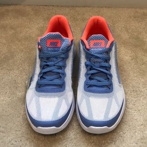 Nike Revolution 3 sneakers